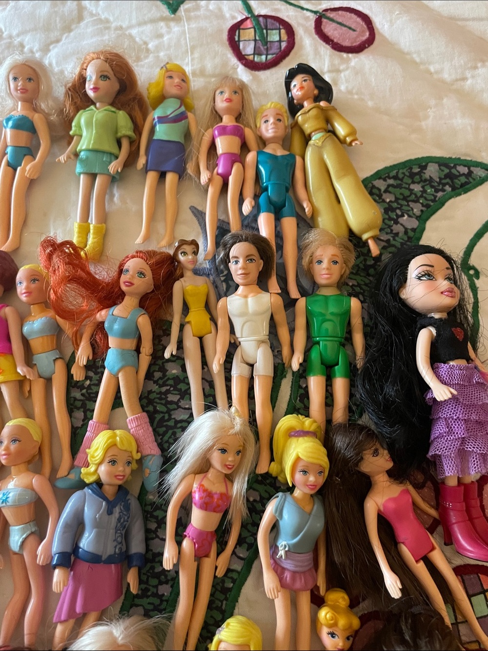 Doll Large Lot of 53 Polly Pocket Plus Other Small Sized Dolls - Picture 5 of 11